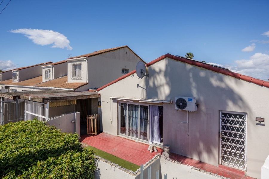 2 Bedroom Property for Sale in Rustdal Western Cape